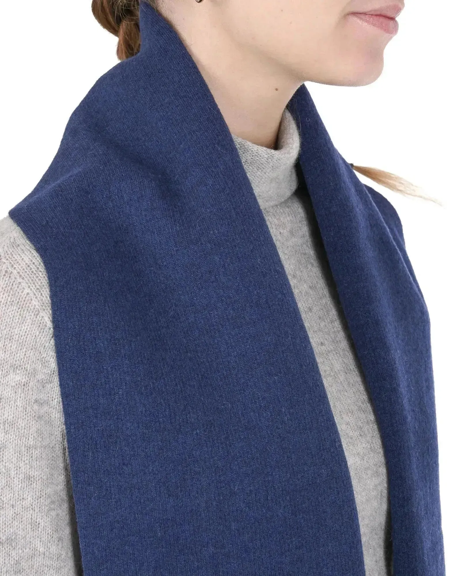 Crown of Edinburgh Cashmere Women's Elegant Cashmere Women Scarf in Royal Blu - One Size
