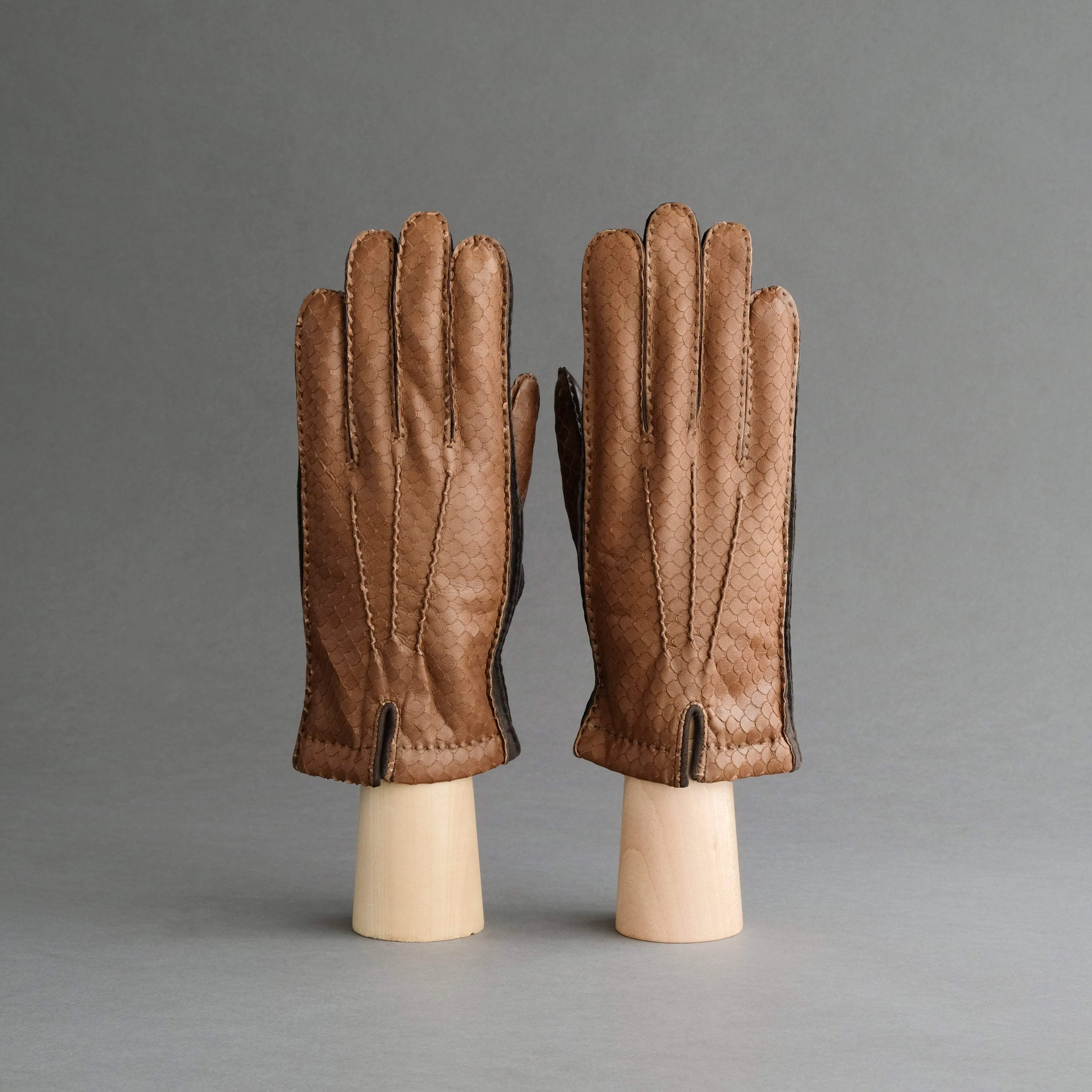 Gentlemen's Gloves from Dark Brown/Cognac Hair Sheep Nappa Lined with Cashmere
